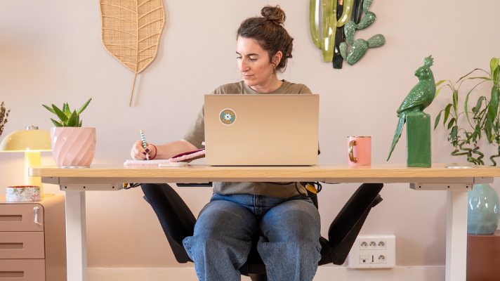 Aussi design que modulable : FLOW, une chaise de bureau unique !