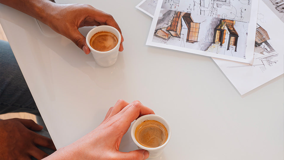 bureau assis debout plateau en verre trempé