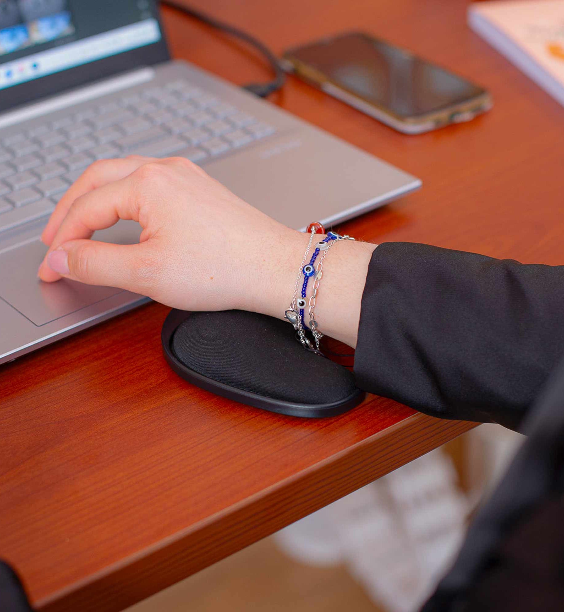 repose poignet rolling noir KQUEO