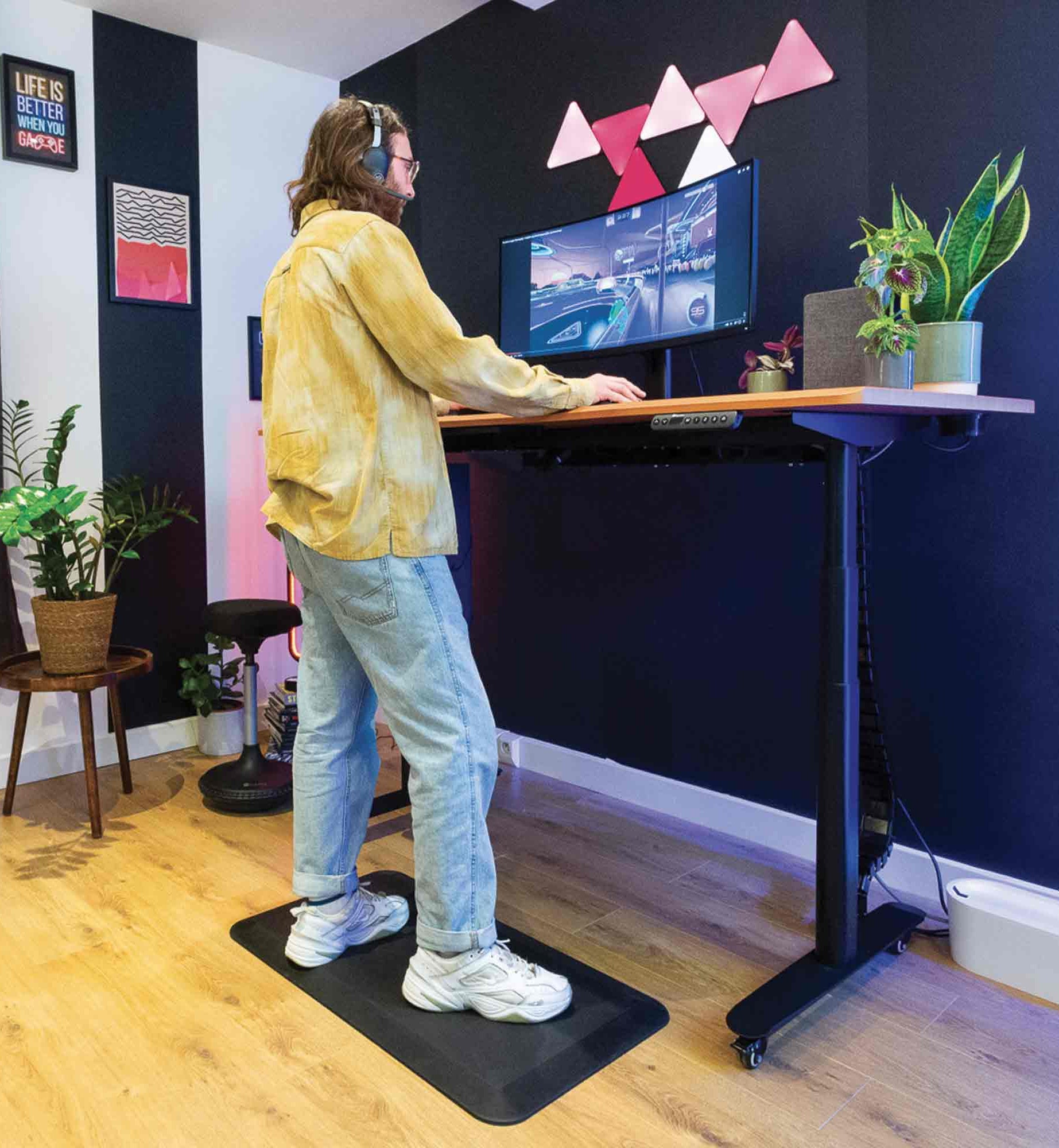 bureau assis debout dynamic CIRCLE SMOOTH noir coloris chene_ambiance