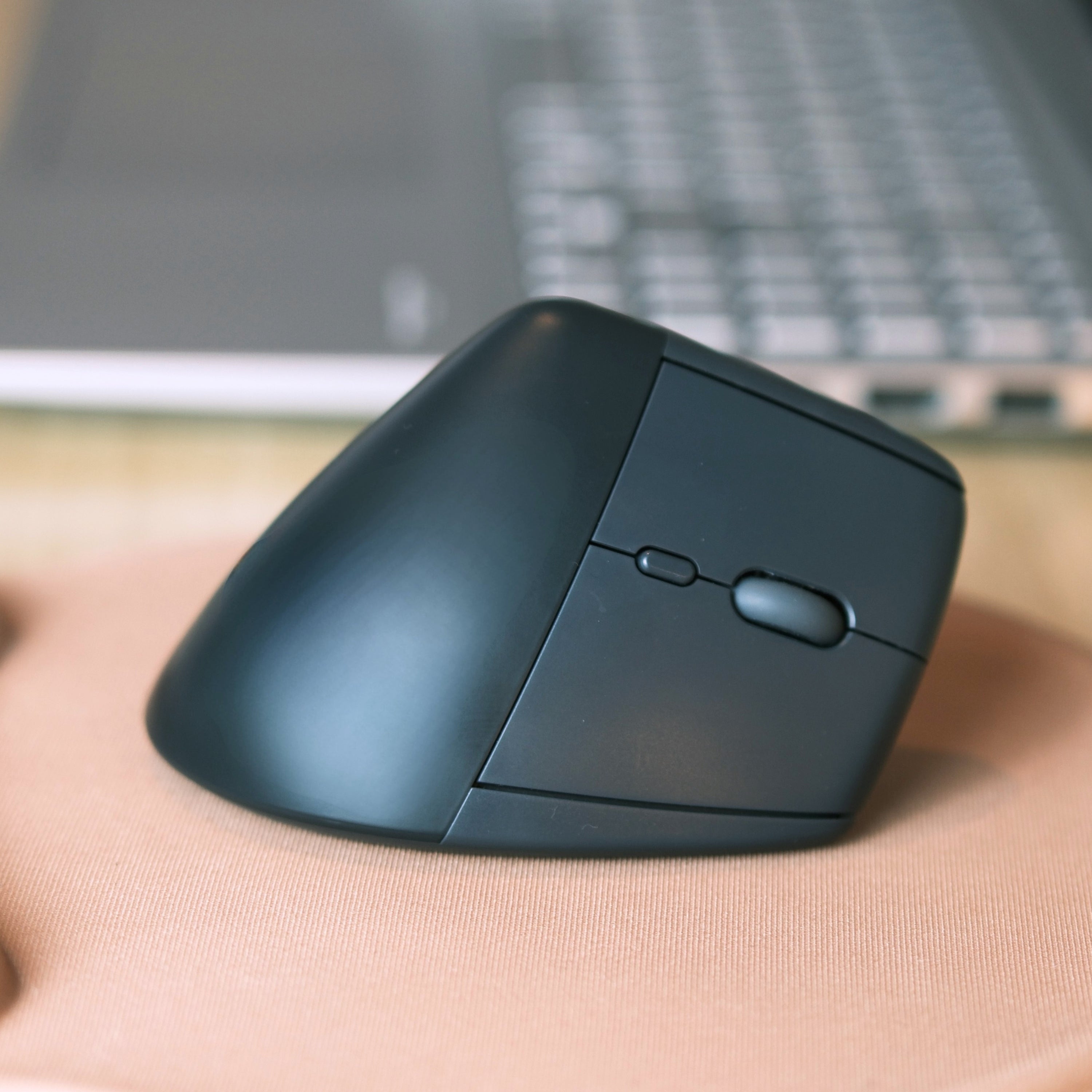 souris ergonomique noire KQUEO