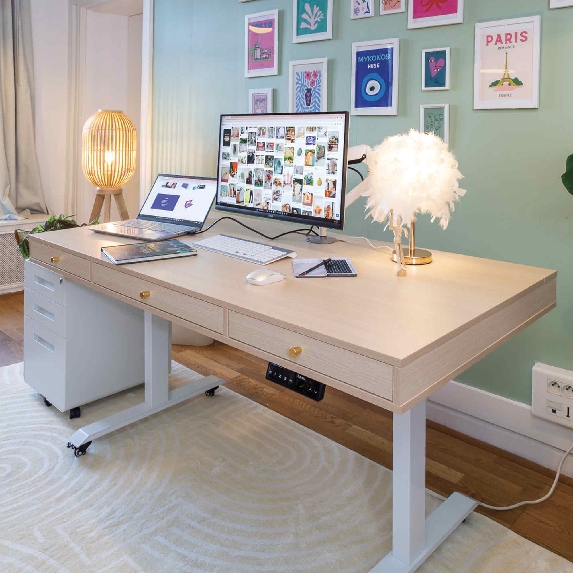 bureau assis debout SPACE DYNAMIC avec trappe cable management Kqueo_ambiance