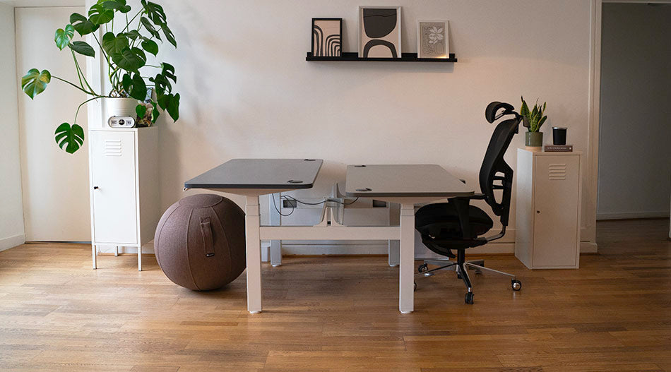 bureau assis debout DUO et assises ergonomiques