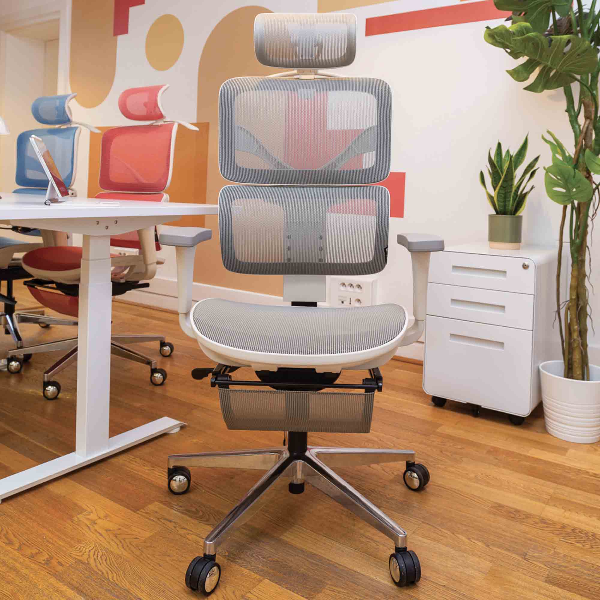 chaise ergonomique en maille grise TERRANA kqueo_ambiance