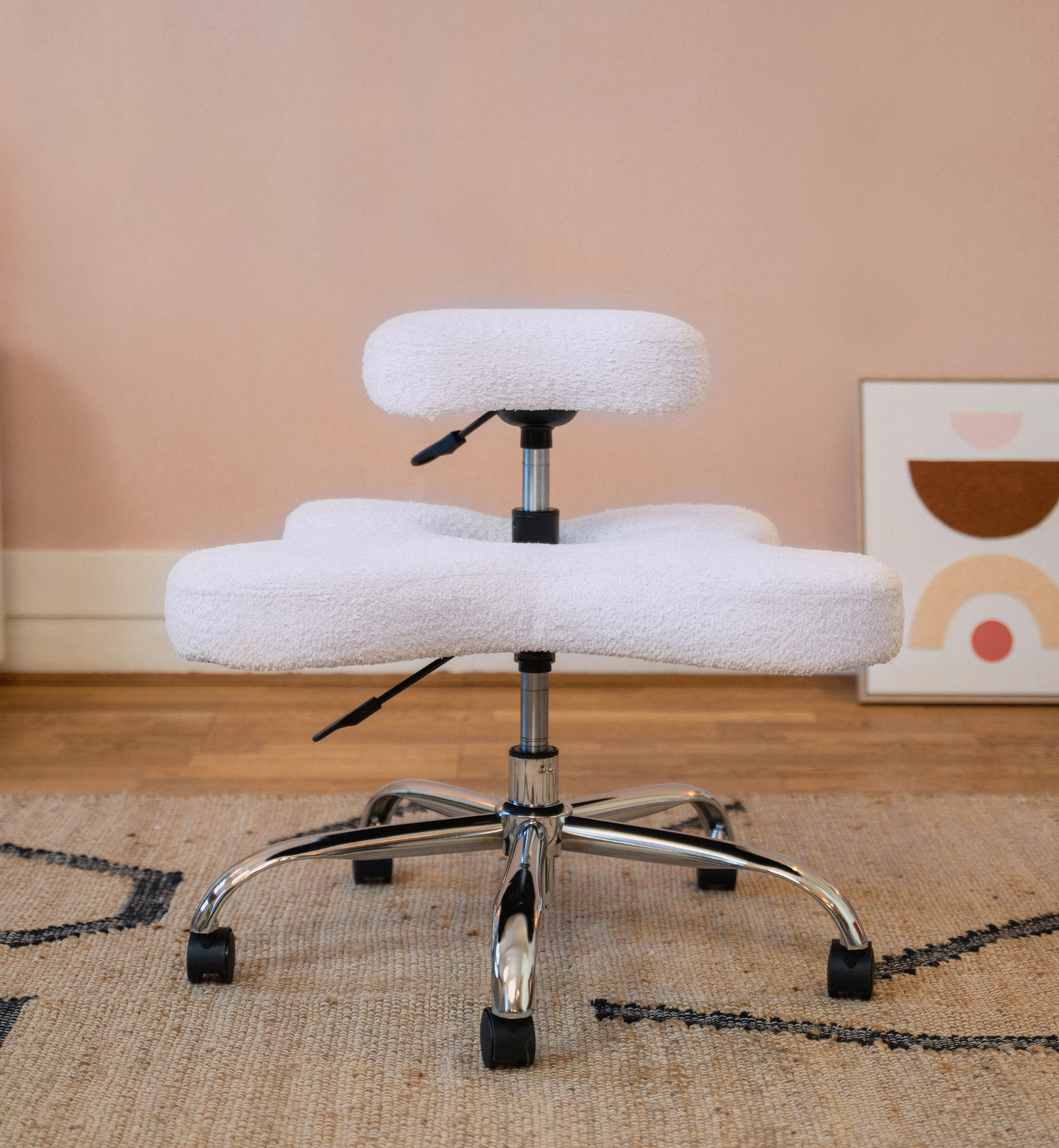 chaise assis en tailleur ZEN bouclette blanche