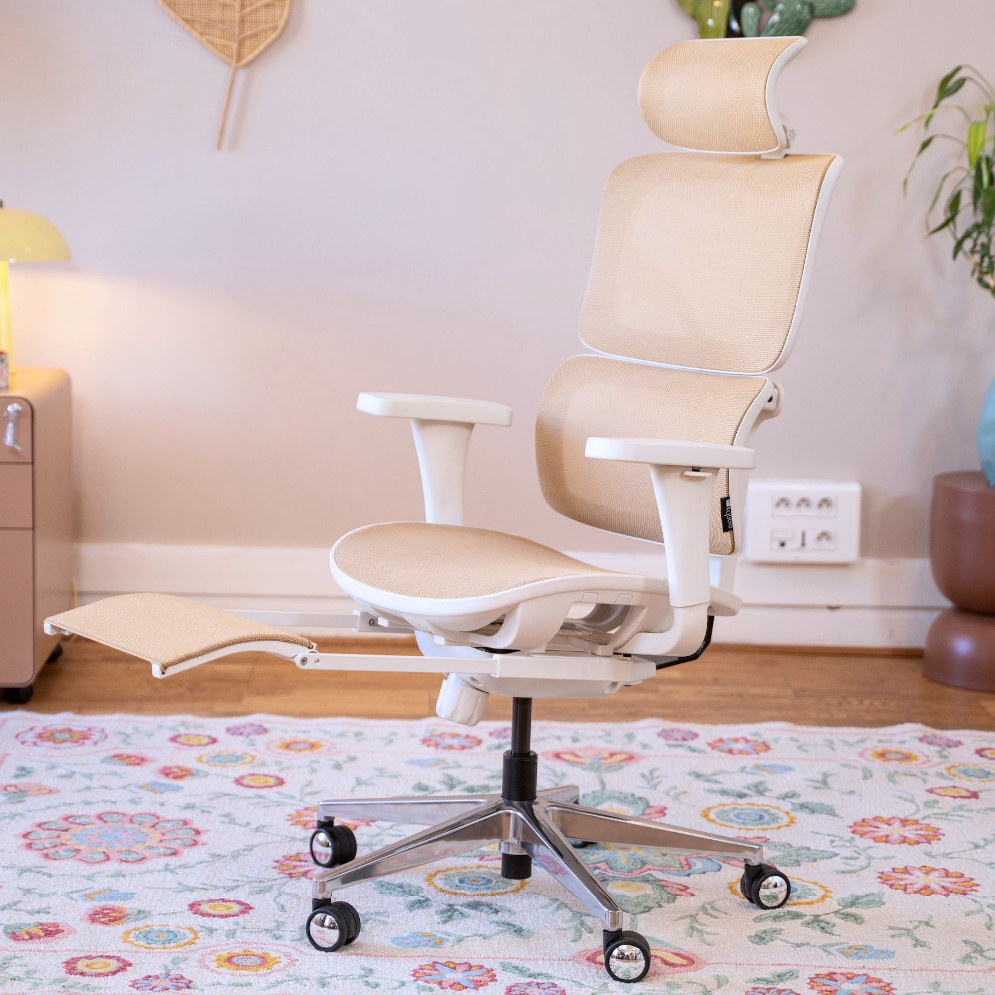 chaise ergonomique TERRANA en maille beige_ambiance