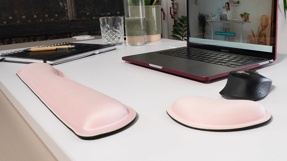 reposes poignets ergonomiques rose clair KQUEO