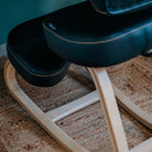 photo lifestyle chaise ergonomique MOOVE bois similicuir_ambiance