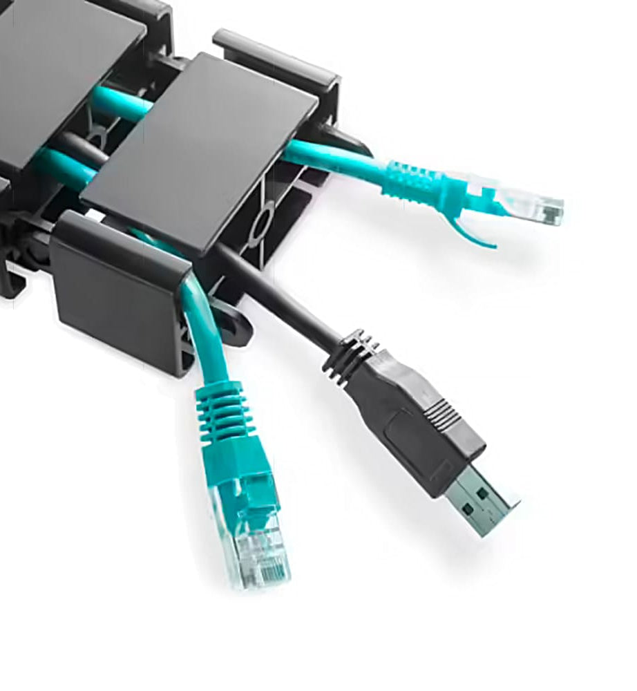 goulotte passe câble verticale noire