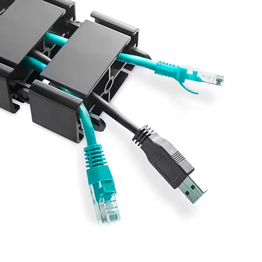 goulotte passe câble verticale noire