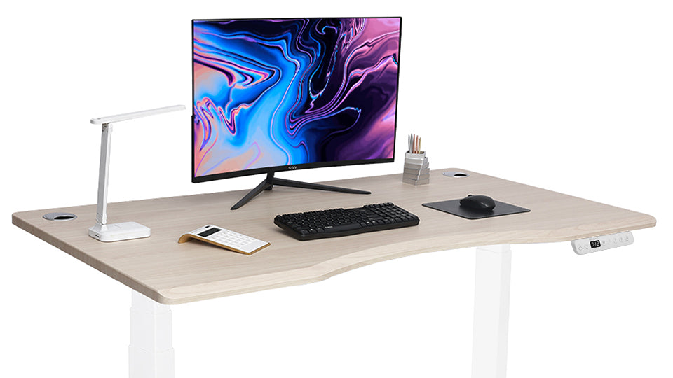 Bureau assis debout DYNAMIC Smooth avec plateau carré, vue trois quarts avec écran et accessoires