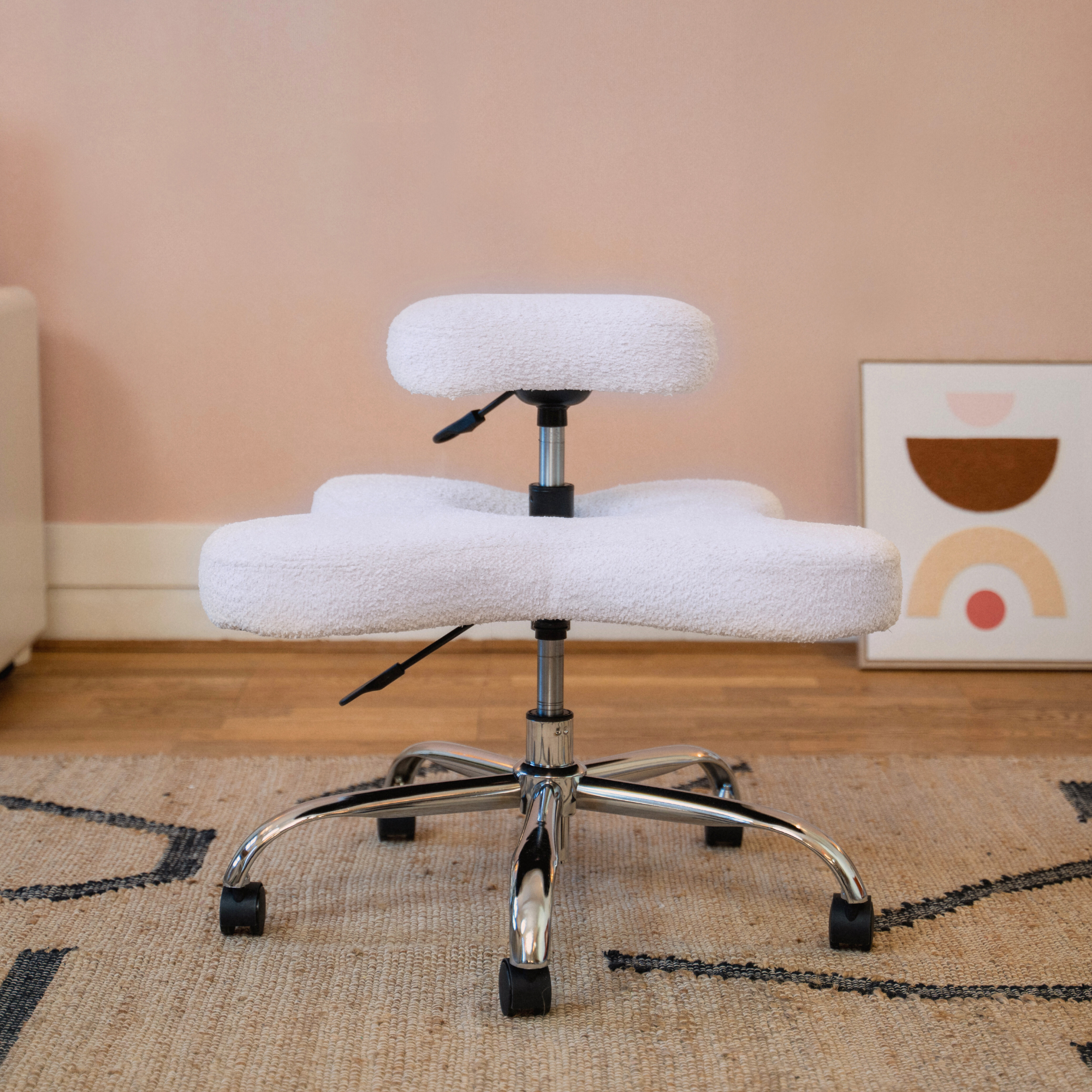 chaise assis en tailleur ZEN bouclette blanche