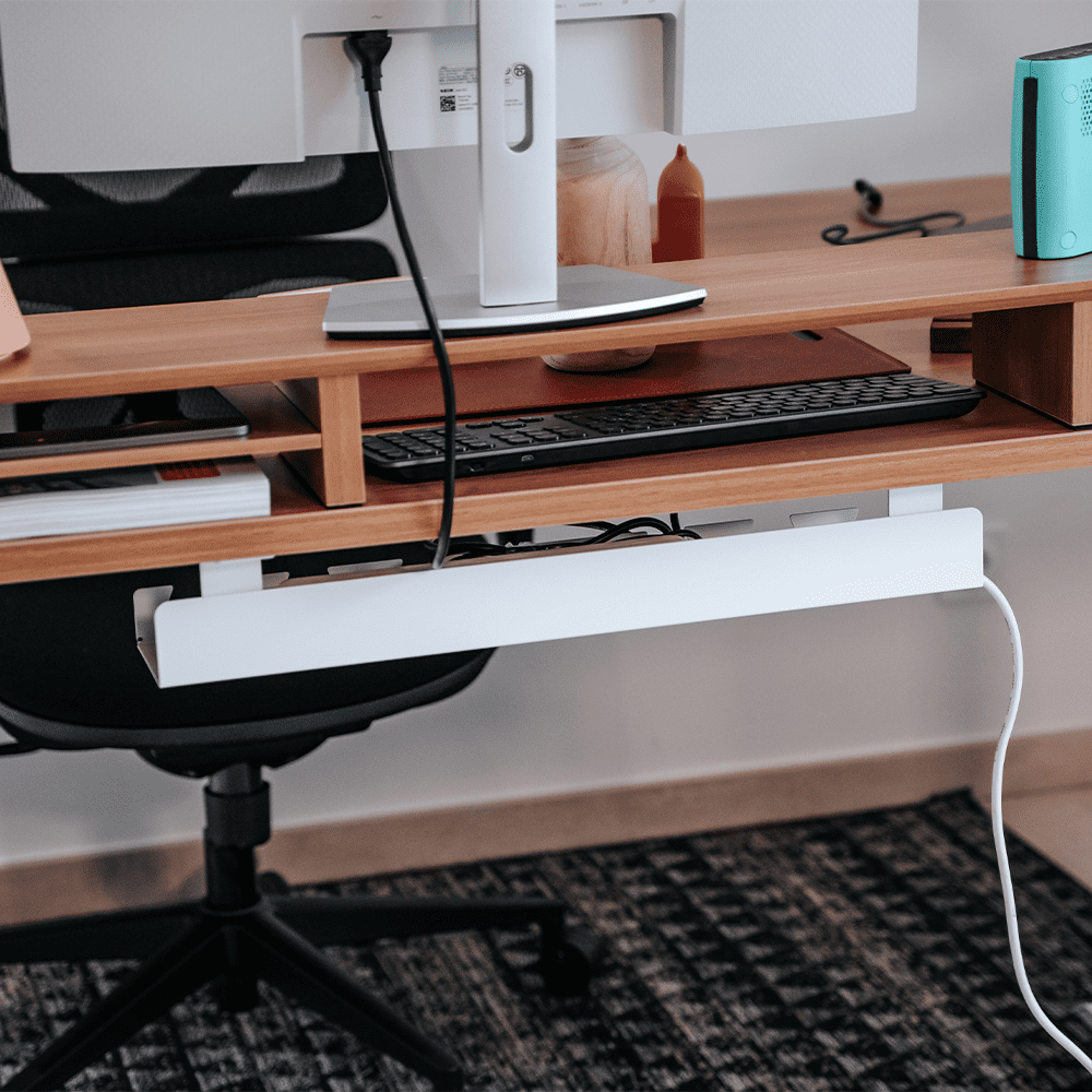 Goulotte horizontale passe-câble pour bureau